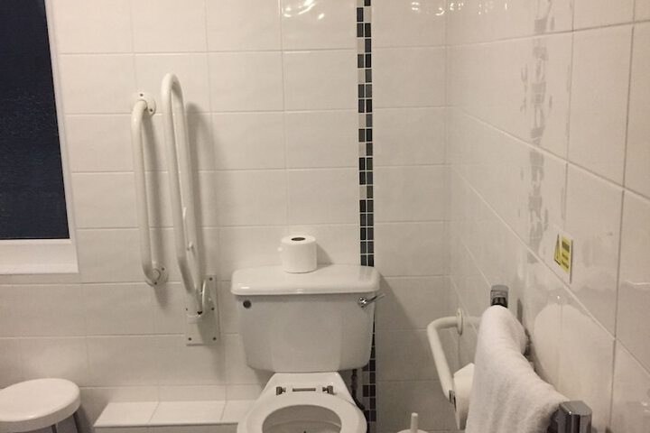Room 16 of 39