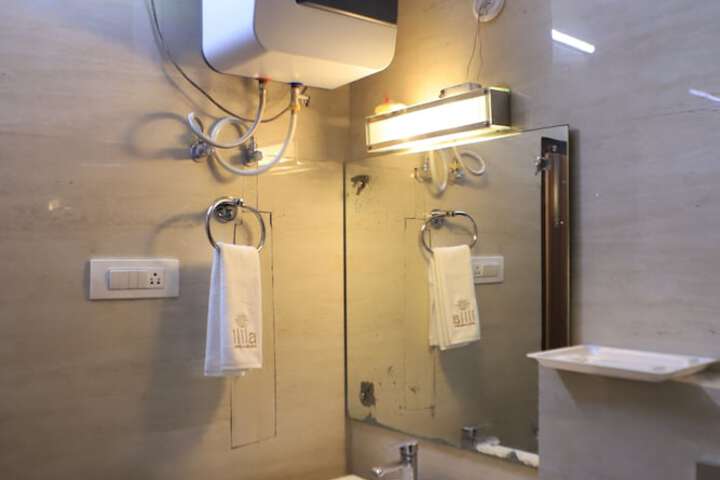 Room 110 of 178