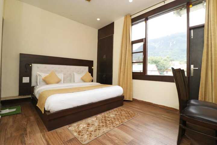 Room 8 of 20