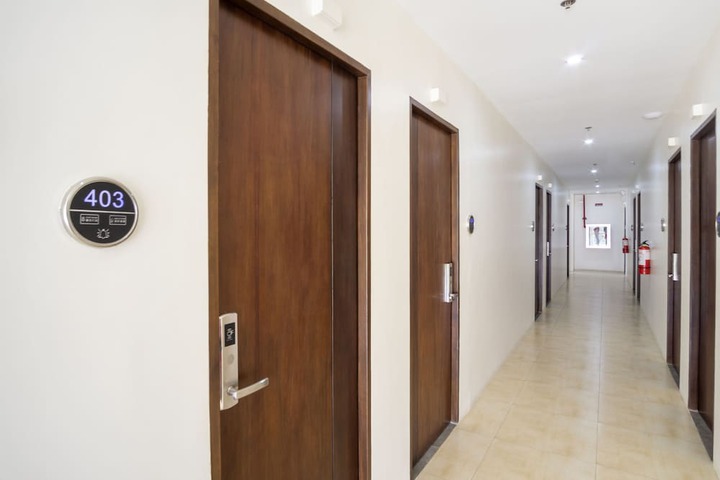 Ballroom/Hall 18 of 28