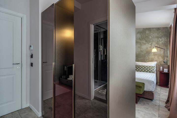 Room 8 of 51