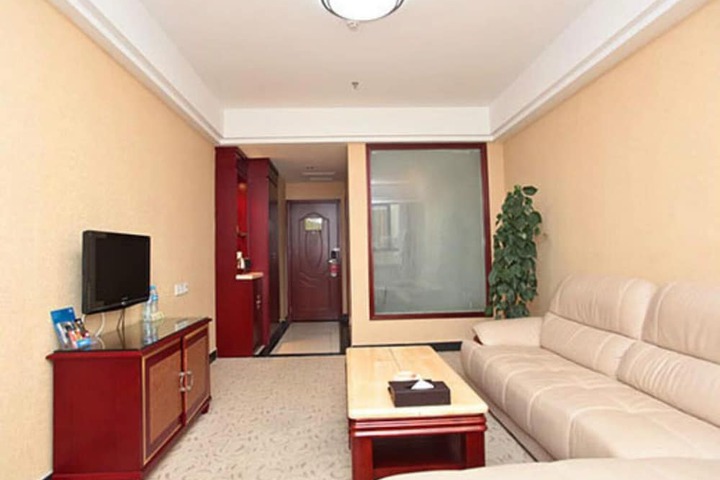 Room 25 of 34