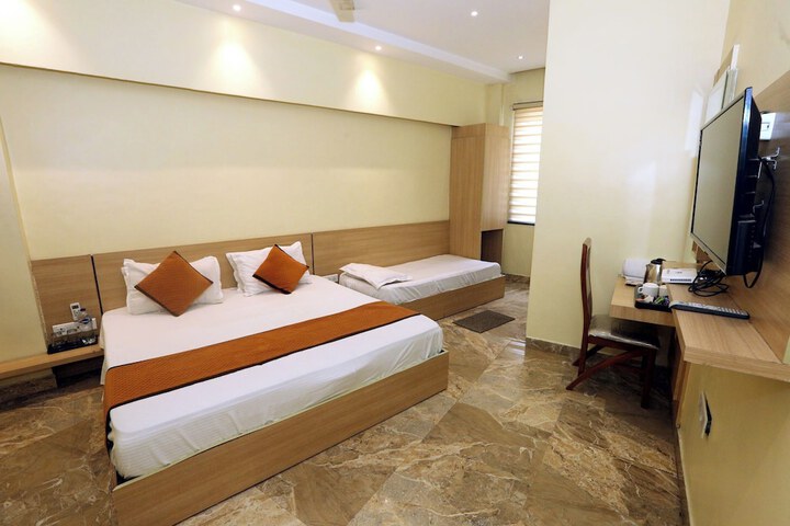 Room 6 of 23