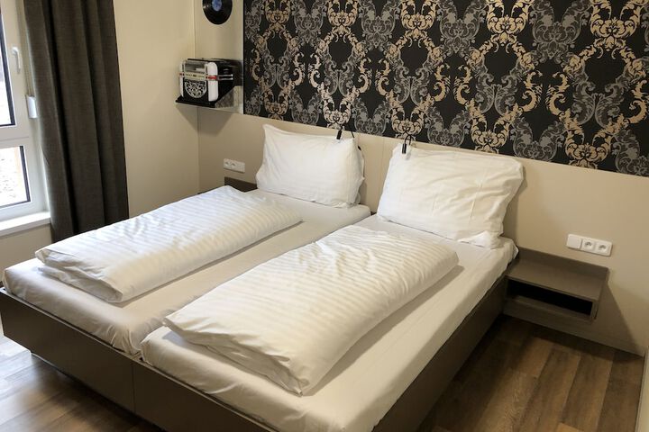 Room 7 of 39