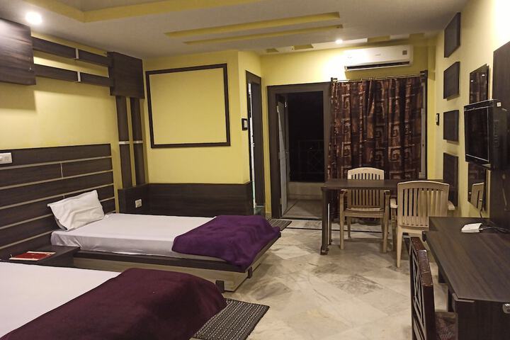 Room 7 of 34