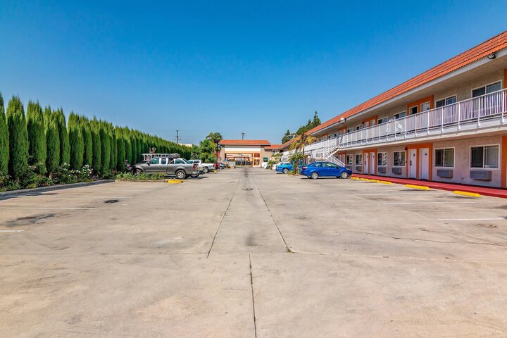 Hotel Entry