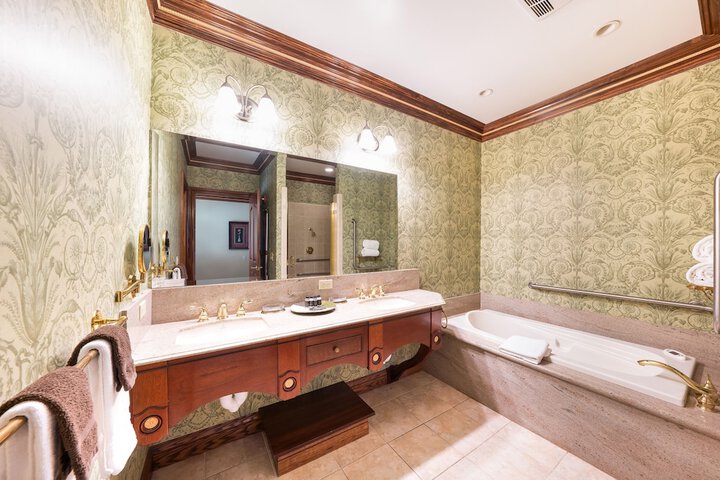 Suite King Size Bed (3 of 29)