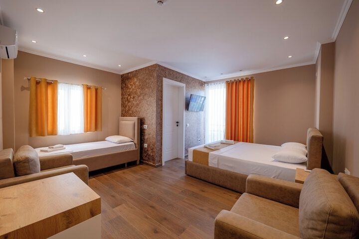 Room 80 of 129