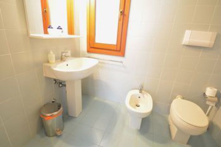 Room 6 of 27