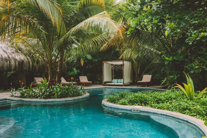 Hotel with Pool