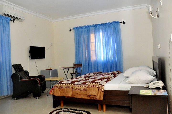 Room 8 of 20