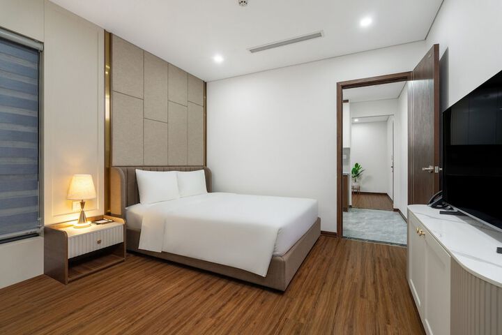 Room 8 of 42