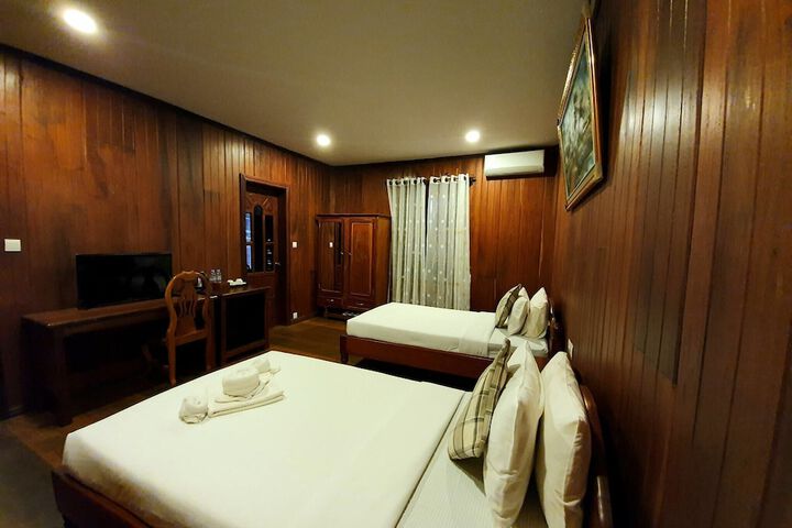 Room 2 of 38