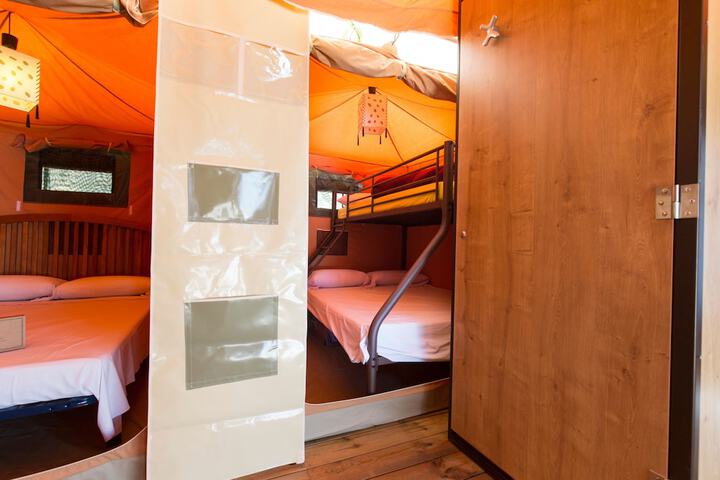 Room 4 of 61