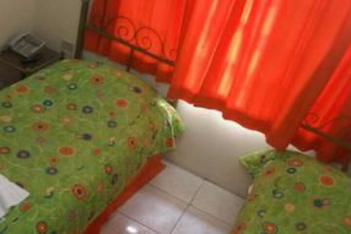 Room 9 of 34