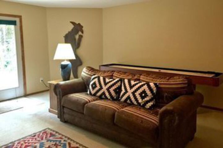 Room 605 of 697