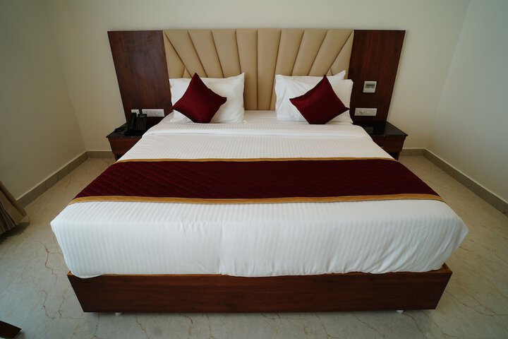 Room 15 of 103