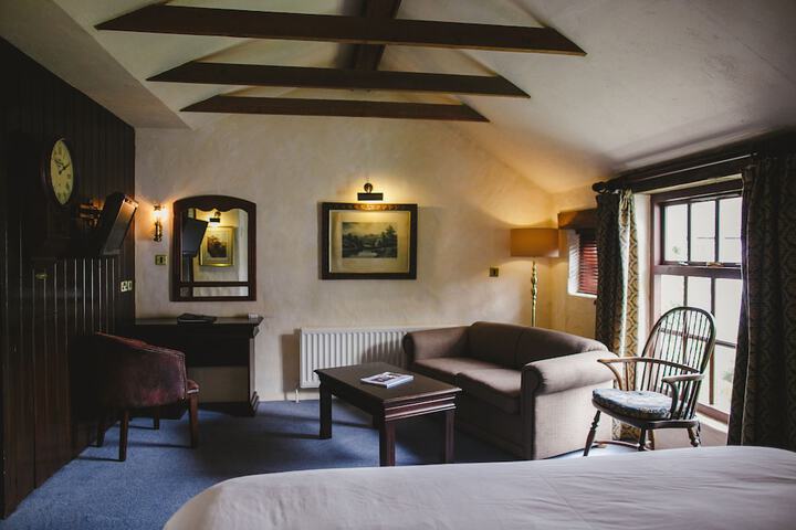 Room 7 of 48