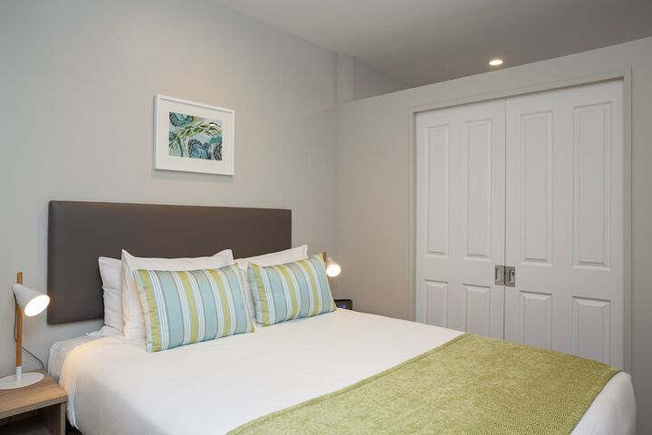 Room 4 of 37