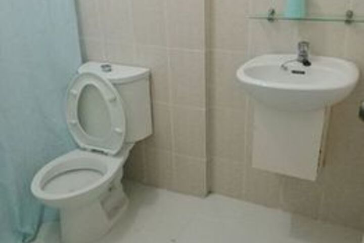 Room 4 of 49