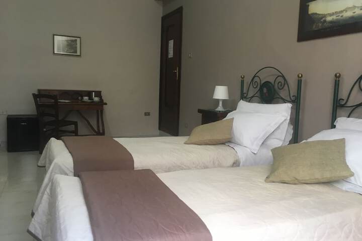 Room 14 of 32