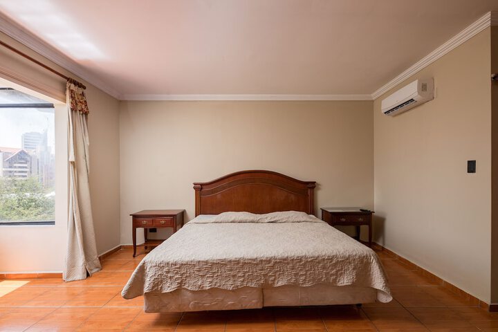 Room 3 of 40