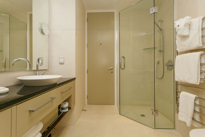 Room 160 of 200