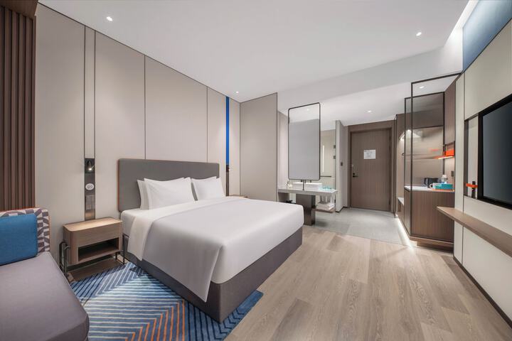 Room 21 of 42