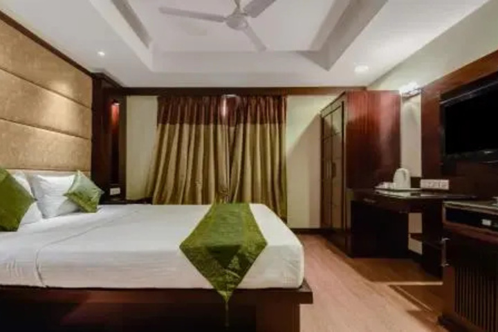 Room 2 of 16