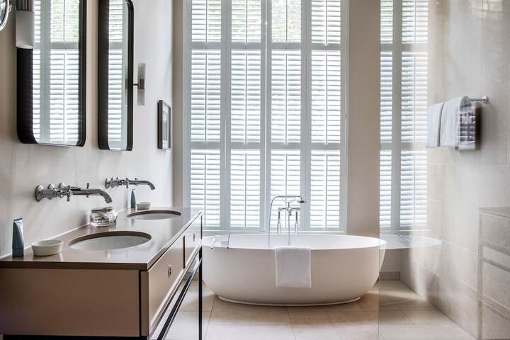 Bathroom Interior Photo