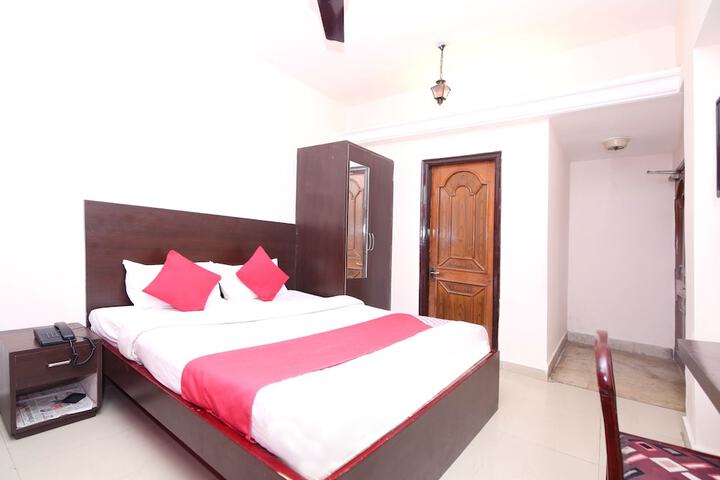 Room 10 of 24