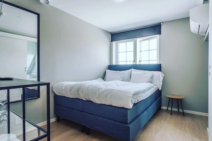 Room 3 of 7