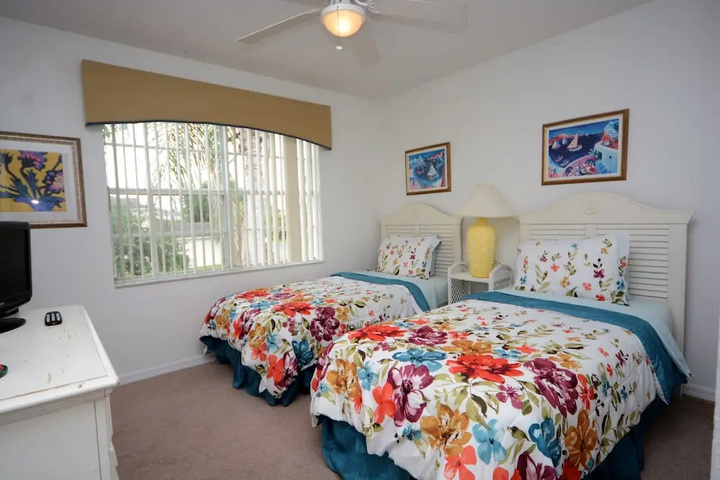 Room 4 of 22