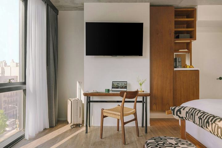 Room 28 of 51