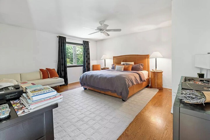 Room 8 of 25