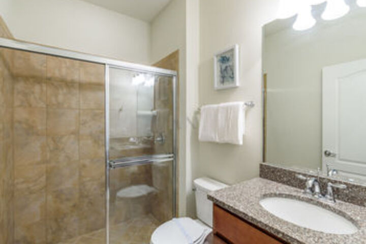 Room 3 of 687