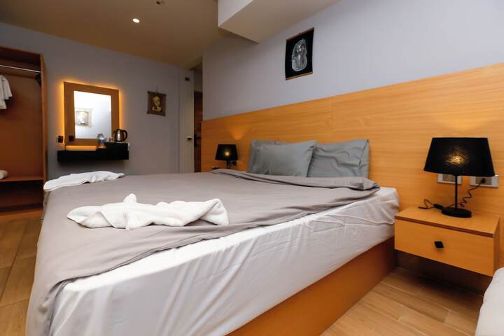 Room 47 of 227
