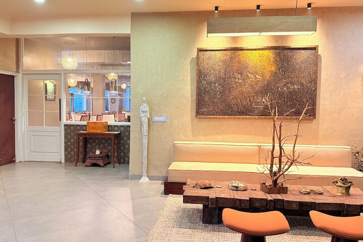 Entrance & Lobby