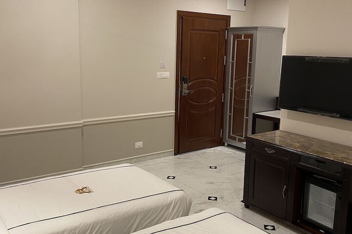 Room 3 of 23