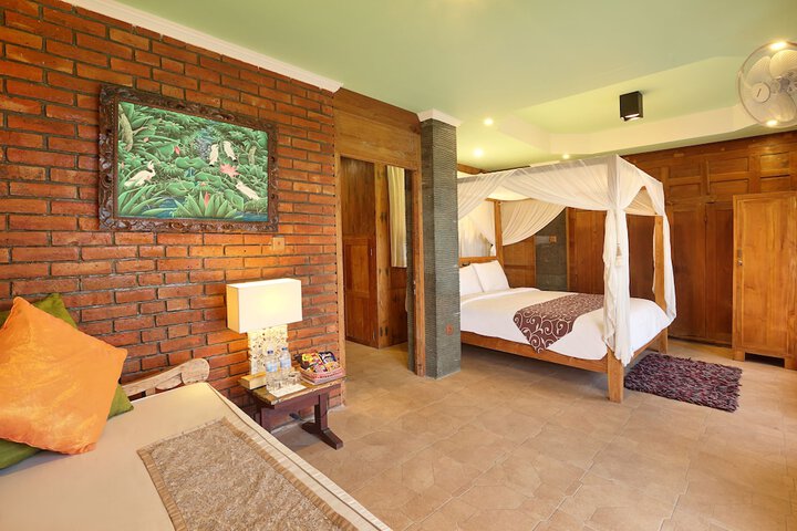 Room 14 of 35
