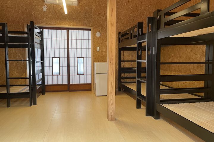 Room 12 of 48
