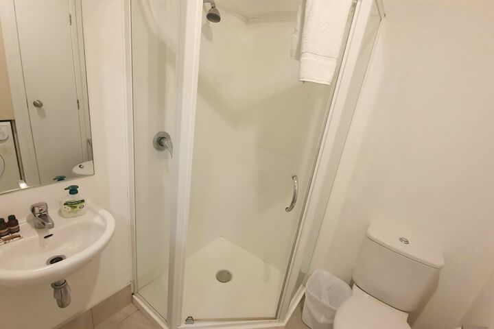 Room 1 of 2