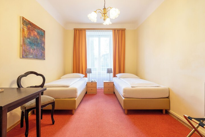 Room 47 of 125