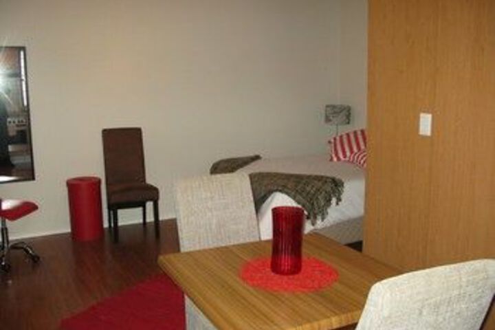 Room 2 of 6