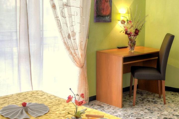 Room 17 of 18
