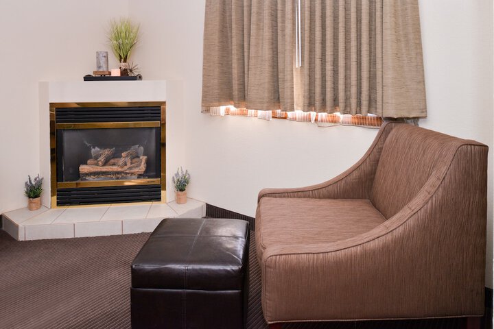Room 18 of 27