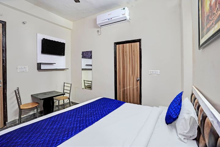 Room 18 of 21