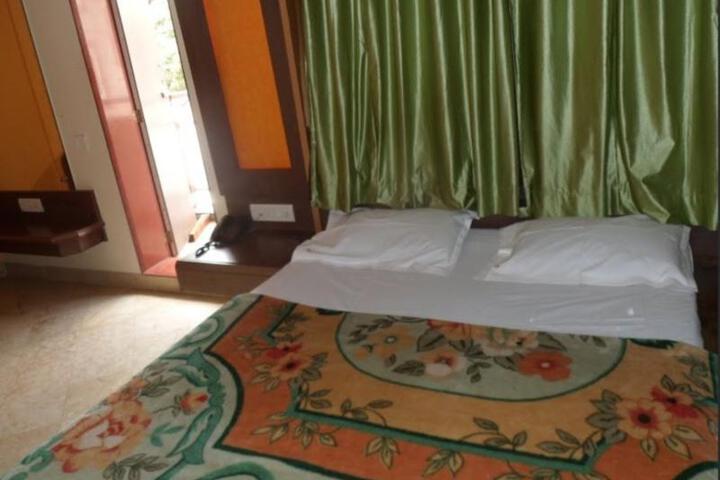 Room 1 of 5