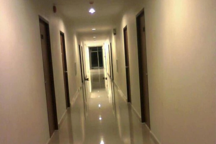 Ballroom/Hall 17 of 24