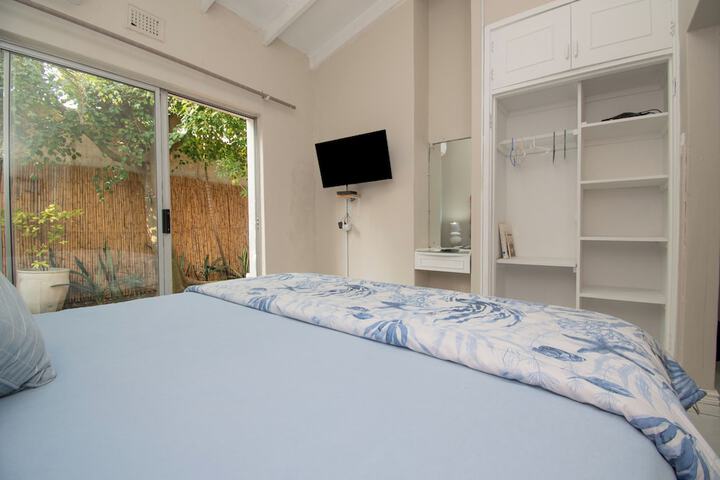 Room 8 of 98